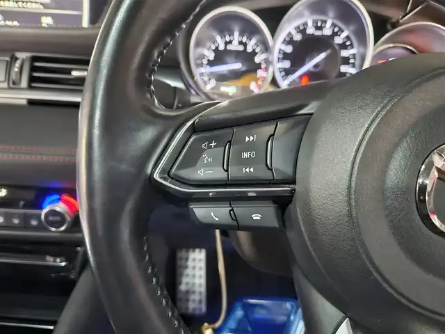 マツダ マツダ６セダン 20S ブラックトーンED 愛媛県 2021(令3)年 5.5万km スノーフレイクホワイトパールマイカ 〇純正ナビ/〇フルセグTV/〇360度ビューモニター/〇パーキングセンサー/〇BOSEサウンド/〇ETC/〇ドライブレコーダー/〇レーダークルーズコントロール/〇革巻きステアリング/〇パドルシフト/〇ステアリングヒーター/〇LEDヘッドライト/〇オートライト/〇純正19インチアルミ/〇赤革シート/〇パワーシート/〇シートヒーター/〇左右独立温度調整オートエアコン/〇スマートキー/〇禁煙車