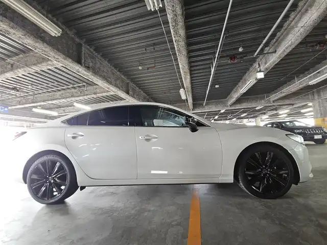 マツダ マツダ６セダン 20S ブラックトーンED 愛媛県 2021(令3)年 5.5万km スノーフレイクホワイトパールマイカ 〇純正ナビ/〇フルセグTV/〇360度ビューモニター/〇パーキングセンサー/〇BOSEサウンド/〇ETC/〇ドライブレコーダー/〇レーダークルーズコントロール/〇革巻きステアリング/〇パドルシフト/〇ステアリングヒーター/〇LEDヘッドライト/〇オートライト/〇純正19インチアルミ/〇赤革シート/〇パワーシート/〇シートヒーター/〇左右独立温度調整オートエアコン/〇スマートキー/〇禁煙車