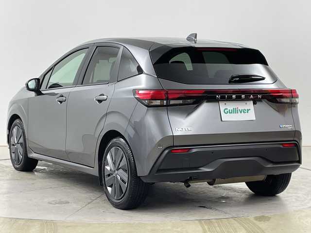 日産 ノート X FOUR 道央・札幌 2023(令5)年 7万km アルティメイトメタルシルバー ・４ＷＤ　/e-パワー/・セーフティサークル/・エマージェンシーブレーキ　/・社外メモリーナビ/・バックカメラ/・車線逸脱傾向　/・前席シートヒーター　/・ステアリングヒーター　/・Ｄ－ＭＯＤＥ　/・ETC/・オートライト　/・オートハイビーム　/・社外ドライブレコーダー　/・社外ＥＴＣ