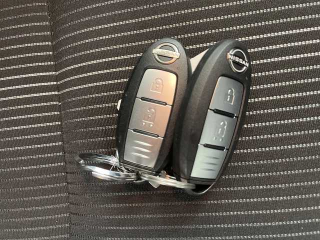 日産 ノート X FOUR 道央・札幌 2023(令5)年 7万km アルティメイトメタルシルバー ・４ＷＤ　/e-パワー/・セーフティサークル/・エマージェンシーブレーキ　/・社外メモリーナビ/・バックカメラ/・車線逸脱傾向　/・前席シートヒーター　/・ステアリングヒーター　/・Ｄ－ＭＯＤＥ　/・ETC/・オートライト　/・オートハイビーム　/・社外ドライブレコーダー　/・社外ＥＴＣ