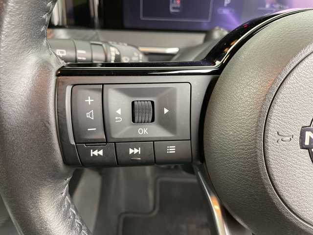 日産 ノート X FOUR 道央・札幌 2023(令5)年 7万km アルティメイトメタルシルバー ・４ＷＤ　/e-パワー/・セーフティサークル/・エマージェンシーブレーキ　/・社外メモリーナビ/・バックカメラ/・車線逸脱傾向　/・前席シートヒーター　/・ステアリングヒーター　/・Ｄ－ＭＯＤＥ　/・ETC/・オートライト　/・オートハイビーム　/・社外ドライブレコーダー　/・社外ＥＴＣ