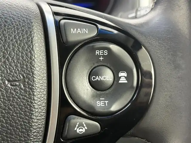 ホンダ オデッセイ ハイブリッド アブソルート・EXホンダセンジング 愛知県 2017(平29)年 4.9万km ホワイトオーキッドパール 純正ナビ/（Bluetooth/CD/DVD/SD/AM/FM）/バックカメラ/ETC/ブラインドスポットモニター/ドライブレコーダー/レザーシート/両側パワースライドドア/3列シート/オットマン/純正フロアマット/純正AW/オートライト/スマートキー/純正ナビ/（Bluetooth/CD/DVD/SD/AM/FM）/バックカメラ/ETC/ブラインドスポットモニター/ドライブレコーダー/レザーシート/3列シート/オットマン/純正フロアマット/純正AW/オートライト/スマートキー/ドアバイザー/ステアリングリモコン