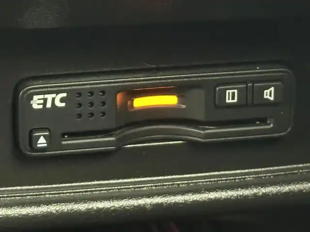 ホンダ オデッセイ ハイブリッド アブソルート・EXホンダセンジング 愛知県 2017(平29)年 4.9万km ホワイトオーキッドパール 純正ナビ/（Bluetooth/CD/DVD/SD/AM/FM）/バックカメラ/ETC/ブラインドスポットモニター/ドライブレコーダー/レザーシート/両側パワースライドドア/3列シート/オットマン/純正フロアマット/純正AW/オートライト/スマートキー/純正ナビ/（Bluetooth/CD/DVD/SD/AM/FM）/バックカメラ/ETC/ブラインドスポットモニター/ドライブレコーダー/レザーシート/3列シート/オットマン/純正フロアマット/純正AW/オートライト/スマートキー/ドアバイザー/ステアリングリモコン