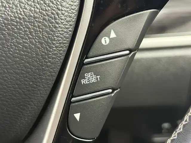 ホンダ オデッセイ ハイブリッド アブソルート・EXホンダセンジング 愛知県 2017(平29)年 4.9万km ホワイトオーキッドパール 純正ナビ/（Bluetooth/CD/DVD/SD/AM/FM）/バックカメラ/ETC/ブラインドスポットモニター/ドライブレコーダー/レザーシート/両側パワースライドドア/3列シート/オットマン/純正フロアマット/純正AW/オートライト/スマートキー/純正ナビ/（Bluetooth/CD/DVD/SD/AM/FM）/バックカメラ/ETC/ブラインドスポットモニター/ドライブレコーダー/レザーシート/3列シート/オットマン/純正フロアマット/純正AW/オートライト/スマートキー/ドアバイザー/ステアリングリモコン