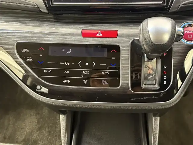 ホンダ オデッセイ ハイブリッド アブソルート・EXホンダセンジング 愛知県 2017(平29)年 4.9万km ホワイトオーキッドパール 純正ナビ/（Bluetooth/CD/DVD/SD/AM/FM）/バックカメラ/ETC/ブラインドスポットモニター/ドライブレコーダー/レザーシート/両側パワースライドドア/3列シート/オットマン/純正フロアマット/純正AW/オートライト/スマートキー/純正ナビ/（Bluetooth/CD/DVD/SD/AM/FM）/バックカメラ/ETC/ブラインドスポットモニター/ドライブレコーダー/レザーシート/3列シート/オットマン/純正フロアマット/純正AW/オートライト/スマートキー/ドアバイザー/ステアリングリモコン