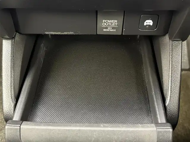 ホンダ オデッセイ ハイブリッド アブソルート・EXホンダセンジング 愛知県 2017(平29)年 4.9万km ホワイトオーキッドパール 純正ナビ/（Bluetooth/CD/DVD/SD/AM/FM）/バックカメラ/ETC/ブラインドスポットモニター/ドライブレコーダー/レザーシート/両側パワースライドドア/3列シート/オットマン/純正フロアマット/純正AW/オートライト/スマートキー/純正ナビ/（Bluetooth/CD/DVD/SD/AM/FM）/バックカメラ/ETC/ブラインドスポットモニター/ドライブレコーダー/レザーシート/3列シート/オットマン/純正フロアマット/純正AW/オートライト/スマートキー/ドアバイザー/ステアリングリモコン