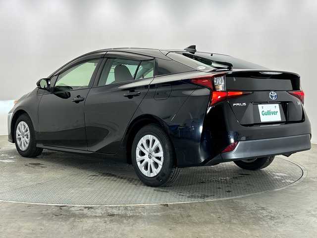 トヨタ プリウス S 栃木県 2020(令2)年 4.9万km アティチュードブラックマイカ 純正ナビ/(Bluetooth・AUX)/バックカメラ/トヨタセーフティセンス/ ・プリクラッシュセーフティ/ ・レーンキープアシスト/ ・オートクルーズコントロール/ ・オートハイビーム/前後コーナーセンサー/AC100V充電/ビルトインETC/純正アルミホイール/フロアマット/ドアバイザー/LEDヘッドライト/オートライト/スマートキー/スペアキー１本