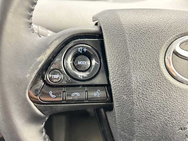 トヨタ プリウス S 栃木県 2020(令2)年 4.9万km アティチュードブラックマイカ 純正ナビ/(Bluetooth・AUX)/バックカメラ/トヨタセーフティセンス/ ・プリクラッシュセーフティ/ ・レーンキープアシスト/ ・オートクルーズコントロール/ ・オートハイビーム/前後コーナーセンサー/AC100V充電/ビルトインETC/純正アルミホイール/フロアマット/ドアバイザー/LEDヘッドライト/オートライト/スマートキー/スペアキー１本