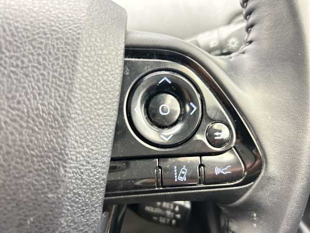 トヨタ プリウス S 栃木県 2020(令2)年 4.9万km アティチュードブラックマイカ 純正ナビ/(Bluetooth・AUX)/バックカメラ/トヨタセーフティセンス/ ・プリクラッシュセーフティ/ ・レーンキープアシスト/ ・オートクルーズコントロール/ ・オートハイビーム/前後コーナーセンサー/AC100V充電/ビルトインETC/純正アルミホイール/フロアマット/ドアバイザー/LEDヘッドライト/オートライト/スマートキー/スペアキー１本