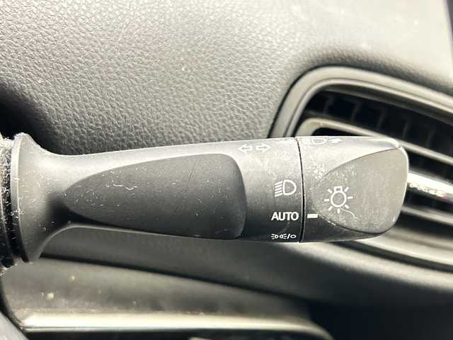 トヨタ プリウス S 栃木県 2020(令2)年 4.9万km アティチュードブラックマイカ 純正ナビ/(Bluetooth・AUX)/バックカメラ/トヨタセーフティセンス/ ・プリクラッシュセーフティ/ ・レーンキープアシスト/ ・オートクルーズコントロール/ ・オートハイビーム/前後コーナーセンサー/AC100V充電/ビルトインETC/純正アルミホイール/フロアマット/ドアバイザー/LEDヘッドライト/オートライト/スマートキー/スペアキー１本