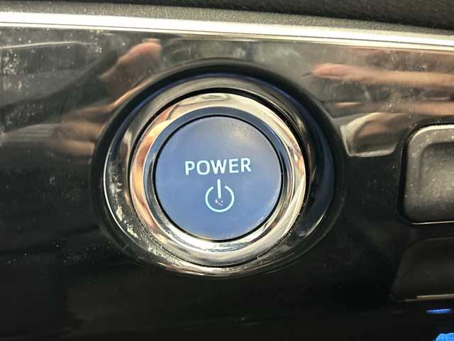 トヨタ プリウス S 栃木県 2020(令2)年 4.9万km アティチュードブラックマイカ 純正ナビ/(Bluetooth・AUX)/バックカメラ/トヨタセーフティセンス/ ・プリクラッシュセーフティ/ ・レーンキープアシスト/ ・オートクルーズコントロール/ ・オートハイビーム/前後コーナーセンサー/AC100V充電/ビルトインETC/純正アルミホイール/フロアマット/ドアバイザー/LEDヘッドライト/オートライト/スマートキー/スペアキー１本