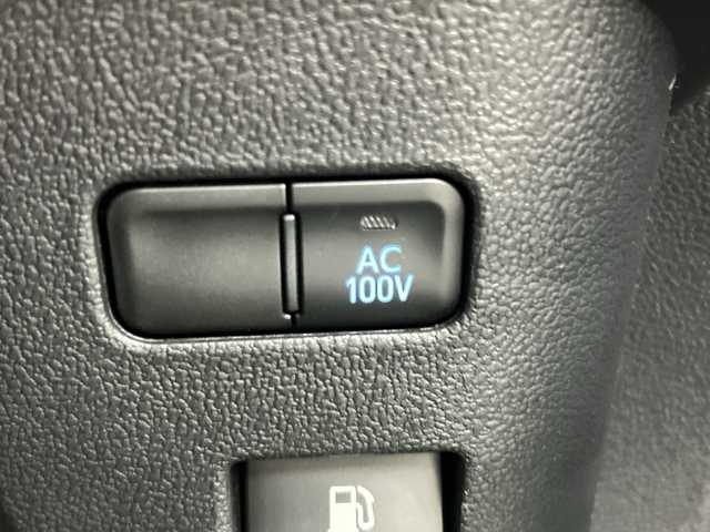 トヨタ プリウス S 栃木県 2020(令2)年 4.9万km アティチュードブラックマイカ 純正ナビ/(Bluetooth・AUX)/バックカメラ/トヨタセーフティセンス/ ・プリクラッシュセーフティ/ ・レーンキープアシスト/ ・オートクルーズコントロール/ ・オートハイビーム/前後コーナーセンサー/AC100V充電/ビルトインETC/純正アルミホイール/フロアマット/ドアバイザー/LEDヘッドライト/オートライト/スマートキー/スペアキー１本