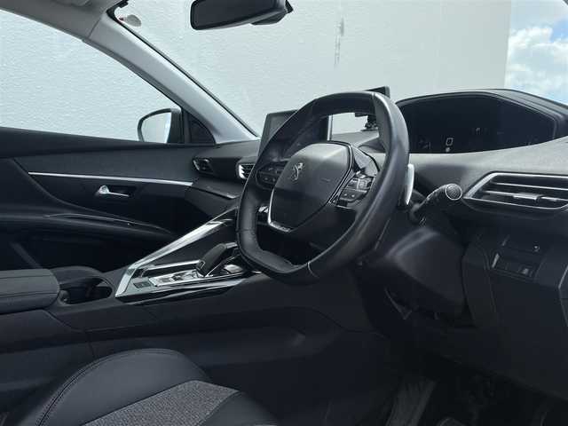 プジョー ３００８ アリュール LEDパッケージ 東京都 2017(平29)年 4.3万km 青Ⅱ スマートキー/プッシュスタート/アクティブブレーキ/インテリジェントハイビーム/レーンキープアシスト/パーキングアシスト/コーナーセンサー/ブラインドスポットモニター/疲労検知/ハーフレザーシート/純正メモリナビ/　【Bluetooth・USB】/フルセグTV/バックカメラ＆左サイドカメラ/ETC/ドライブレコーダー(前方録画)/LEDヘッドランプ/LEDフォグランプ/純正マット