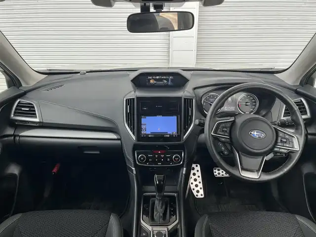 スバル フォレスター ハイブリッド アドバンス 高知県 2018(平30)年 3.4万km クリスタルホワイトP 社外ナビ/　Bluetooth/フルセグ/　CD/DVD/AM/FM/バックカメラ/サイドカメラ/ビルトインETC/4WD/ドライブレコーダー/シートヒーター/ステアリングヒーター/プッシュスタート/スマートキー/スペアキー/純正18インチアルミホイール/純正フロアマット/LEDヘッドライト/コーナーセンサー/本革巻きステアリング/シートメモリー/ルーフレール/MTモード付AT/パワーシート/衝突被害軽減システム/オートライト/盗難防止装置/保証書/取扱説明書/記録簿