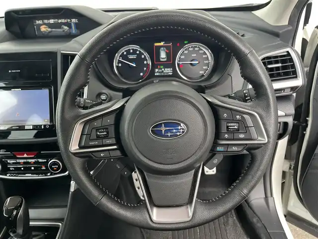 スバル フォレスター ハイブリッド アドバンス 高知県 2018(平30)年 3.4万km クリスタルホワイトP 社外ナビ/　Bluetooth/フルセグ/　CD/DVD/AM/FM/バックカメラ/サイドカメラ/ビルトインETC/4WD/ドライブレコーダー/シートヒーター/ステアリングヒーター/プッシュスタート/スマートキー/スペアキー/純正18インチアルミホイール/純正フロアマット/LEDヘッドライト/コーナーセンサー/本革巻きステアリング/シートメモリー/ルーフレール/MTモード付AT/パワーシート/衝突被害軽減システム/オートライト/盗難防止装置/保証書/取扱説明書/記録簿