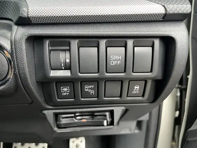 スバル フォレスター ハイブリッド アドバンス 高知県 2018(平30)年 3.4万km クリスタルホワイトP 社外ナビ/　Bluetooth/フルセグ/　CD/DVD/AM/FM/バックカメラ/サイドカメラ/ビルトインETC/4WD/ドライブレコーダー/シートヒーター/ステアリングヒーター/プッシュスタート/スマートキー/スペアキー/純正18インチアルミホイール/純正フロアマット/LEDヘッドライト/コーナーセンサー/本革巻きステアリング/シートメモリー/ルーフレール/MTモード付AT/パワーシート/衝突被害軽減システム/オートライト/盗難防止装置/保証書/取扱説明書/記録簿