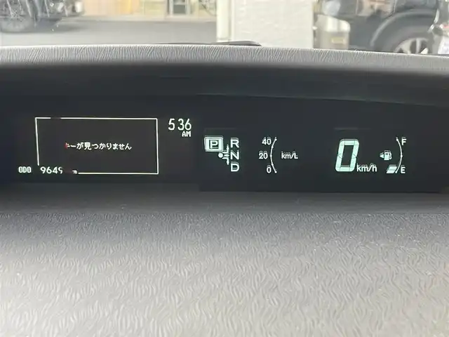 トヨタ プリウス G 岐阜県 2014(平26)年 9.7万km ブラック (株)IDOMが運営する【じしゃロン多治見店】の自社ローン専用車両になります。こちらは現金またはオートローンご利用時の価格です。自社ローンご希望の方は別途その旨お申付け下さい。/ディーラーオプションナビ/　（DVD/フルセグ/Bluetooth）/バックカメラ/ビルトインETC/D席パワーシート/プッシュスタート/電動格納ミラー/ドアバイザー