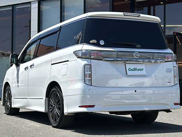 日産 エルグランド 250HWS S アーバンクロム 大阪府 2022(令4)年 4.5万km ピュアホワイトパール ワンオーナー/全方位カメラ/追従型クルーズコントロール/衝突軽減システム/レーンキープアシスト/BSM/両側パワースライドドア/電動リアゲート/オットマン/ナビ10インチ/フルセグＴＶ/純正ディーラーオプションナビ/純正ドライブレコーダー/純正フリップダウンモニター/純正ドライブレコーダー/純正フロアマット/純正エアロパーツ/純正アルミホイール/ＥＴＣ2.0/保証書