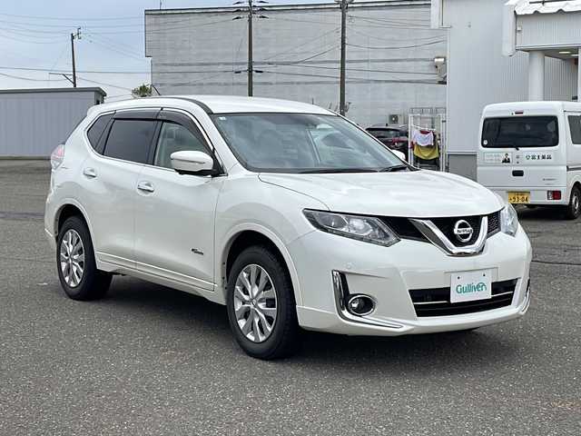 日産 エクストレイル ハイブリッド モード・プレミア 新潟県 2016(平28)年 11.5万km ブリリアントホワイトパール 4WD/純正SDナビ/CD/DVD/BT/フルセグテレビ/ミュージックサーバー/全方位カメラ/ETC/衝突被害軽減ブレーキ/レーンキープアシスト/クルーズコントロール/革シート/シートヒーター /パーキングアシスト/コーナーセンサー/パワーバックドア/ステアリングスイッチ/スマートキー/プッシュスタート/LEDヘッドライト/オートライト/フォグランプ