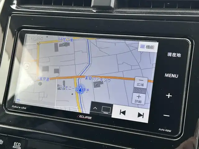 トヨタ プリウス Sセーフティプラス 愛媛県 2018(平30)年 5.4万km アティチュードブラックマイカ 社外ナビ/（フルセグTV/DVD/BT）/バックカメラ/衝突軽減ブレーキ/レーダークルーズコントロール/レーンキープアシスト/ETC/ドライブレコーダー/LEDオートライト/フォグランプ/社外17インチAW/クリアランスソナー/革巻きステアリング/ステアリングスイッチ/フロント/サイド/リアスポイラー/社外フロアマット