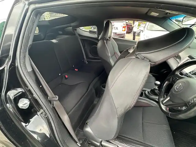 ホンダ ＣＲ－Ｚ α マスターレーベル 宮城県 2013(平25)年 8.9万km クリスタルブラックパール 純正HDDナビ /・フルセグTV/CD/DVD/AM/FM/Bluetooth【通話のみ】/バックカメラ　/ビルドインETC　/６速MT　/HIDヘッドライト　/ハーフレザー　/革巻きステアリング　/ステアリングスイッチ連動　/クルーズコントロール　/純正アルミホイール/純正フロアマット/スマートキー