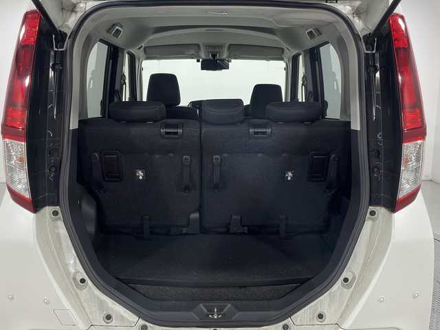 トヨタ ルーミー 広島県 2020(令2)年 5.6万km パール 禁煙車/社外9インチナビ（AVIC-RQ903）/クルーズコントロール/スマートアシスト/両側パワースライドドア/スマートキー/クリアランスソナー/レーンキープ/オートマチックハイビーム/純正15インチアルミホイール/純正フロアマット/LEDヘッドライト/スペアキー/ETC