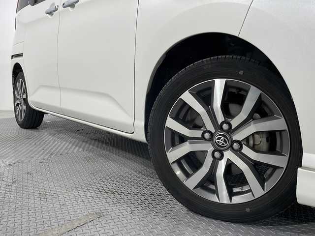 トヨタ ルーミー 広島県 2020(令2)年 5.6万km パール 禁煙車/社外9インチナビ（AVIC-RQ903）/クルーズコントロール/スマートアシスト/両側パワースライドドア/スマートキー/クリアランスソナー/レーンキープ/オートマチックハイビーム/純正15インチアルミホイール/純正フロアマット/LEDヘッドライト/スペアキー/ETC