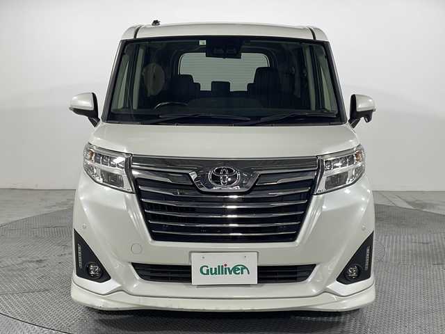 トヨタ ルーミー 広島県 2020(令2)年 5.6万km パール 禁煙車/社外9インチナビ（AVIC-RQ903）/クルーズコントロール/スマートアシスト/両側パワースライドドア/スマートキー/クリアランスソナー/レーンキープ/オートマチックハイビーム/純正15インチアルミホイール/純正フロアマット/LEDヘッドライト/スペアキー/ETC