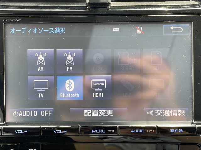 トヨタ プリウス Sセーフティプラス 岐阜県 2017(平29)年 4.3万km ホワイトパールクリスタルシャイン ワンオーナー/メモリナビ(DSZT-YC4T)/9インチSDナビ/フルセグテレビ/Bluetooth接続可/DVD再生/バックカメラ/パワーバックドア/クルーズコントロール/ETC/プッシュスタート