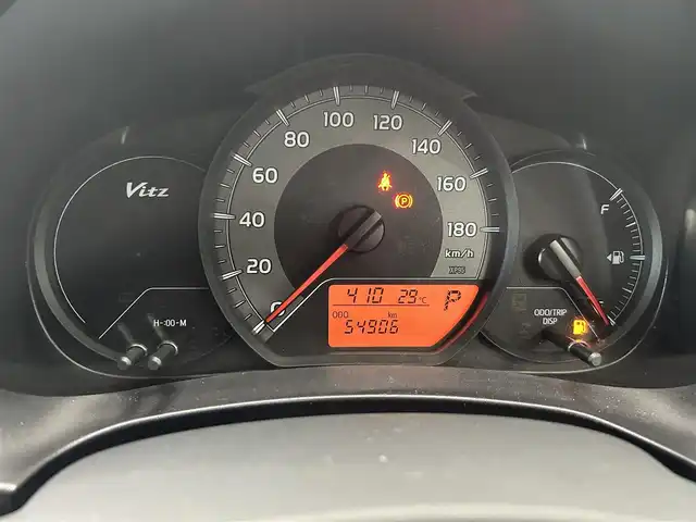 トヨタ ヴィッツ F セーフティーエディションⅡ 鹿児島県 2018(平30)年 5.5万km ホワイトパールクリスタルシャイン 社外SDナビ/（CD/DVD/Bluetooth/ワンセグTV）/バックモニター/社外ETC/トヨタセーフティセンス/レーンキープアシスト/先行車発進お知らせ機能/オートハイビーム/電動格納ミラー/純正フロアマット/純正ドアバイザー