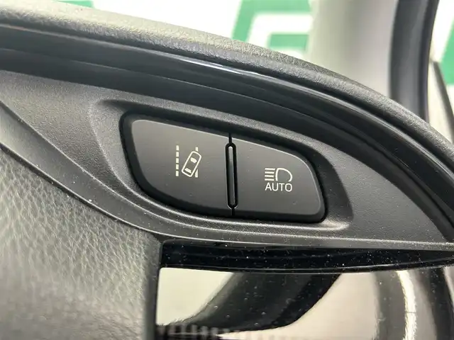 トヨタ ヴィッツ F セーフティーエディションⅡ 鹿児島県 2018(平30)年 5.5万km ホワイトパールクリスタルシャイン 社外SDナビ/（CD/DVD/Bluetooth/ワンセグTV）/バックモニター/社外ETC/トヨタセーフティセンス/レーンキープアシスト/先行車発進お知らせ機能/オートハイビーム/電動格納ミラー/純正フロアマット/純正ドアバイザー