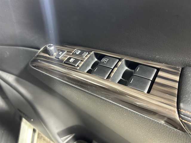日産 エルグランド 350HWS アーバンクロム 山口県 2018(平30)年 2万km ブリリアントホワイトパール 純正ＨＤＤナビ（CD/Bluetooth）/純正18インチアルミホイール/純正フリップダウンモニター/全方位カメラ/両側パワースライドドア/衝突軽減システム/レーダークルーズコントロール/クリアランスソナー/HIDヘッドライト/オートライト/フォグランプ/電動リアゲート/プッシュスタート/スマートキー/ビルトインETC