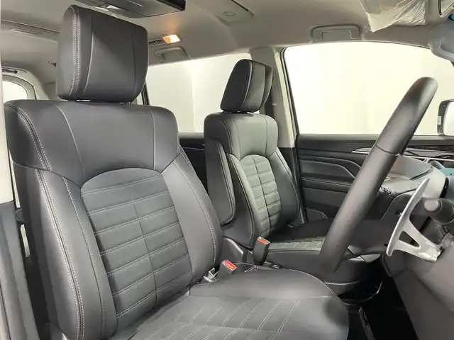 三菱 デリカＤ：５ シャモニー 大阪府 2025(令7)年 0.1万km未満 黒 登録済未使用車 ALPINEナビ(フルセグ/DVD再生/Bluetooth) 360カメラ 後席モニター シートヒーター ステアリングヒーター 電動リアゲート 衝突軽減 レーダーC BSM ４WD