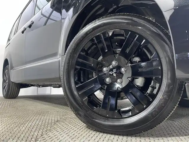 三菱 デリカＤ：５ シャモニー 大阪府 2025(令7)年 0.1万km未満 黒 登録済未使用車 ALPINEナビ(フルセグ/DVD再生/Bluetooth) 360カメラ 後席モニター シートヒーター ステアリングヒーター 電動リアゲート 衝突軽減 レーダーC BSM ４WD