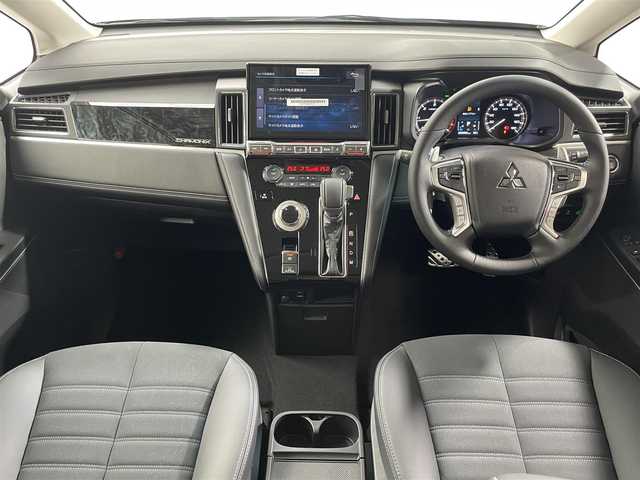 三菱 デリカＤ：５ シャモニー 大阪府 2025(令7)年 0.1千km 黒 登録済未使用車 ALPINEナビ(フルセグ/DVD再生/Bluetooth) 360カメラ 後席モニター シートヒーター ステアリングヒーター 電動リアゲート 衝突軽減 レーダーC BSM ４WD