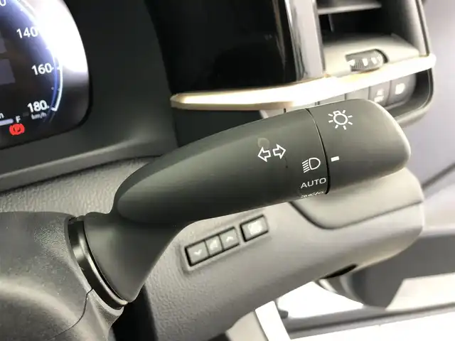 トヨタ クラウン スポーツ RS 愛知県 2024(令6)年 0.5万km パールⅡ １２．３インチＤオーディオ　/全方位　/黒革　/ＨＵＤ　/パドルシフト　/置くだけ充電　/パワーシート（ヒート、エアー付）　/ＡＣ１００Ｖコンセント　/ＥＴＣ２．０　/タイプＣ　/BSM　/前後ドラレコ　/電子パーキング　/パワーバックドア