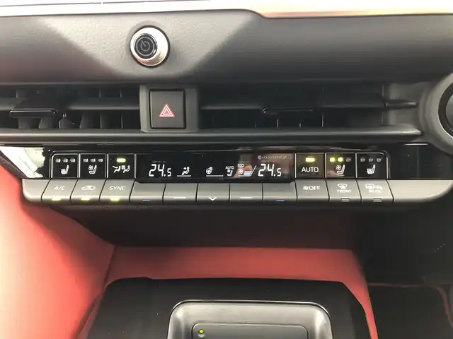 トヨタ クラウン スポーツ RS 愛知県 2024(令6)年 0.5万km パールⅡ １２．３インチＤオーディオ　/全方位　/黒革　/ＨＵＤ　/パドルシフト　/置くだけ充電　/パワーシート（ヒート、エアー付）　/ＡＣ１００Ｖコンセント　/ＥＴＣ２．０　/タイプＣ　/BSM　/前後ドラレコ　/電子パーキング　/パワーバックドア