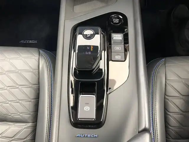日産 ノート オーテック クロスオーバーFOUR 愛知県 2022(令4)年 2.3万km ピュアホワイトパール 純正9インチナビ/全方位カメラ/プロパイロット/ブラインドスポットモニター/置くだけ充電/ステアリングヒーター/レザーシート/シートヒーター/フルセグTV/テレビキャンセラー/ETC2.0/USB端子入力/ドアバイザー/オートライト/オートマチックハイビーム/ソナー/純正LEDライト/純正AW