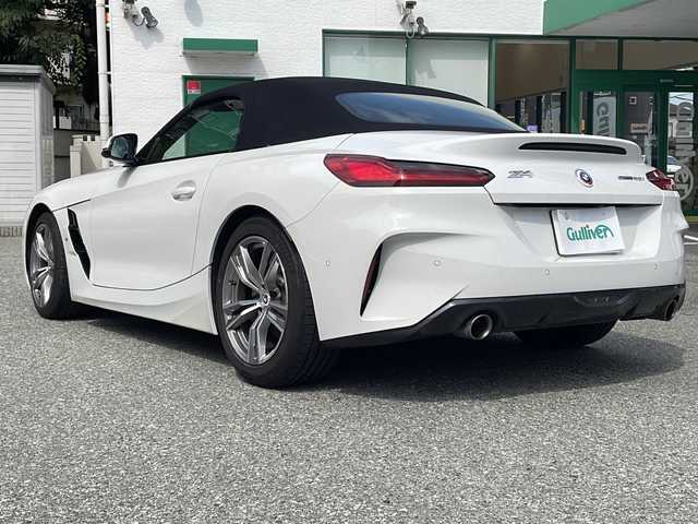 ＢＭＷ ＢＭＷ Ｚ４ sDrive20i Mスポーツ 大阪府 2023(令5)年 2.9万km アルピンホワイトⅢ ワンオーナー/純正メモリナビ/・AM/FM/CD/DVD/Bluetooth/・ワンセグテレビ/ETC/ドライブレコーダー/クルーズコントロール/衝突軽減ブレーキ/ブラインドスポットモニター/横滑り防止装置/盗難防止装置/コーナーセンサー/パワーシート（D席）/シートヒーター（D席+N席）/LEDヘッドライト/オートマチックハイビーム/オートライト/オートエアコン/プッシュスタートボタン/ステアリングリモコン/革巻きステアリング/純正18インチアルミホイール/12V充電器/USBジャック/保証書/取扱説明書