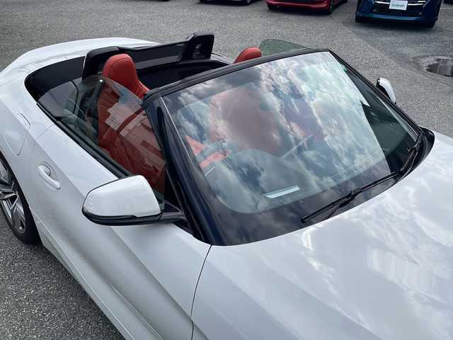 ＢＭＷ ＢＭＷ Ｚ４ sDrive20i Mスポーツ 大阪府 2023(令5)年 2.9万km アルピンホワイトⅢ ワンオーナー/純正メモリナビ/・AM/FM/CD/DVD/Bluetooth/・ワンセグテレビ/ETC/ドライブレコーダー/クルーズコントロール/衝突軽減ブレーキ/ブラインドスポットモニター/横滑り防止装置/盗難防止装置/コーナーセンサー/パワーシート（D席）/シートヒーター（D席+N席）/LEDヘッドライト/オートマチックハイビーム/オートライト/オートエアコン/プッシュスタートボタン/ステアリングリモコン/革巻きステアリング/純正18インチアルミホイール/12V充電器/USBジャック/保証書/取扱説明書