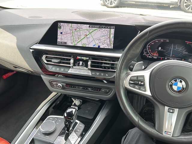 ＢＭＷ ＢＭＷ Ｚ４ sDrive20i Mスポーツ 大阪府 2023(令5)年 2.9万km アルピンホワイトⅢ ワンオーナー/純正メモリナビ/・AM/FM/CD/DVD/Bluetooth/・ワンセグテレビ/ETC/ドライブレコーダー/クルーズコントロール/衝突軽減ブレーキ/ブラインドスポットモニター/横滑り防止装置/盗難防止装置/コーナーセンサー/パワーシート（D席）/シートヒーター（D席+N席）/LEDヘッドライト/オートマチックハイビーム/オートライト/オートエアコン/プッシュスタートボタン/ステアリングリモコン/革巻きステアリング/純正18インチアルミホイール/12V充電器/USBジャック/保証書/取扱説明書
