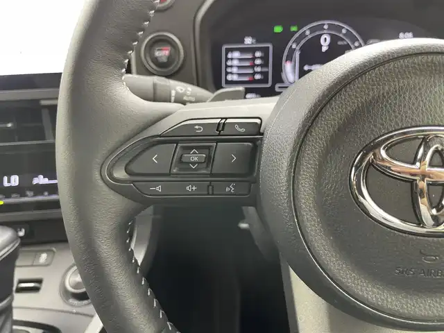 トヨタ ＧＲヤリス RZ ハイパフォーマンス 愛知県 2025(令7)年 0.5万km プラチナホワイトパールマイカ カーボンルーフ　/ナビパッケージ/JBLサウンド/ワンオーナー　/8インチディスプレイオーディオ　/バックカメラ　/ＥＴＣ２．０　/パドルシフト　/追従クルコン　/前後ドラレコ　/タイプＣ　/ＢＳＭ　/シートヒーター　/ステアヒーター　/ハーフレザー　