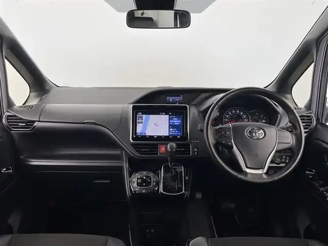 トヨタ ノア Si ダブルバイビーⅡ 大分県 2020(令2)年 6.5万km ブラック モデリスタエアロ/純正９インチナビ(CD/DVD/フルセグ/Bluetooth)/後席モニター/ＥＴＣ/両側電動ドア/ハーフレザーシート/バックカメラ/LEDライト/オートライト/オートハイビーム/クリアランスソナー/クルーズコントロール/レーンキープアシスト/横滑り防止装置/衝突軽減システム/プッシュスタート/ビルトインETC/スマートキー×2