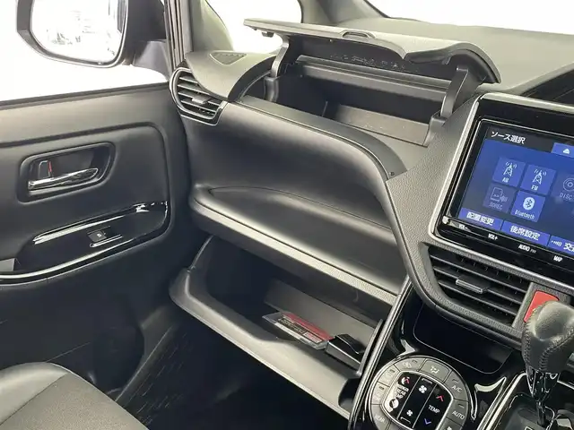 トヨタ ノア Si ダブルバイビーⅡ 大分県 2020(令2)年 6.5万km ブラック モデリスタエアロ/純正９インチナビ(CD/DVD/フルセグ/Bluetooth)/後席モニター/ＥＴＣ/両側電動ドア/ハーフレザーシート/バックカメラ/LEDライト/オートライト/オートハイビーム/クリアランスソナー/クルーズコントロール/レーンキープアシスト/横滑り防止装置/衝突軽減システム/プッシュスタート/ビルトインETC/スマートキー×2