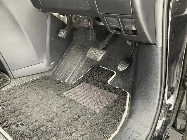 トヨタ ノア Si ダブルバイビーⅡ 大分県 2020(令2)年 6.5万km ブラック モデリスタエアロ/純正９インチナビ(CD/DVD/フルセグ/Bluetooth)/後席モニター/ＥＴＣ/両側電動ドア/ハーフレザーシート/バックカメラ/LEDライト/オートライト/オートハイビーム/クリアランスソナー/クルーズコントロール/レーンキープアシスト/横滑り防止装置/衝突軽減システム/プッシュスタート/ビルトインETC/スマートキー×2