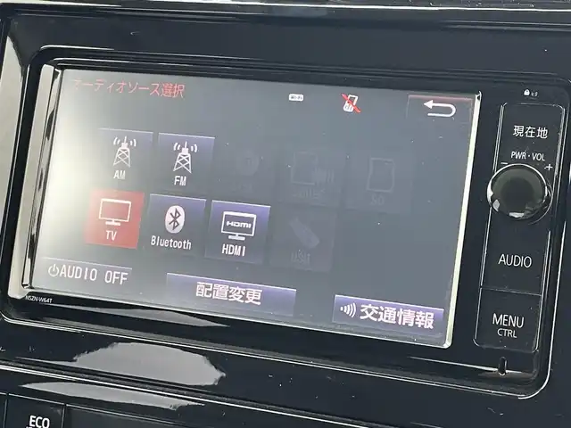 トヨタ プリウス S ツーリングセレクション 滋賀県 2016(平28)年 5.7万km エモーショナルレッド 純正7型SDナビゲーション/（フルセグ/Bluetooth/HDMI/CD/DVD)/バックカメラ/セーフティセンス/ITSコネクト/プリクラッシュセーフティシステム/レーンディパーチャーアラート/レーダークルーズコントロール/ふらつき警報/前席シートヒーター/ブラック合皮シート/合皮巻ステアリング/ビルトインETC/ドライブモード/LEDヘッドライト/オートライト/オートマチックハイビーム/スマートキー/プッシュスタート