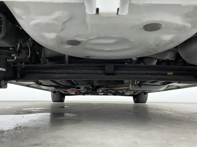 トヨタ シエンタ ハイブリッド G クエロ 大分県 2019(平31)年 5.1万km ホワイトパールクリスタルシャイン トヨタセーフティセンス/純正9インチナビ/フルセグ/DVD/Bluetooth/純正フリップダウンモニター/バックカメラ/スマートキー×2ケ/両側パワースライドドア/前席シートヒーター/ステアリングヒーター/オートLEDヘッドライト/前後ソナー/クルーズコントロール/ビルトインETC/USB電源/前後2カメラドライブレコーダー/保証書/取説