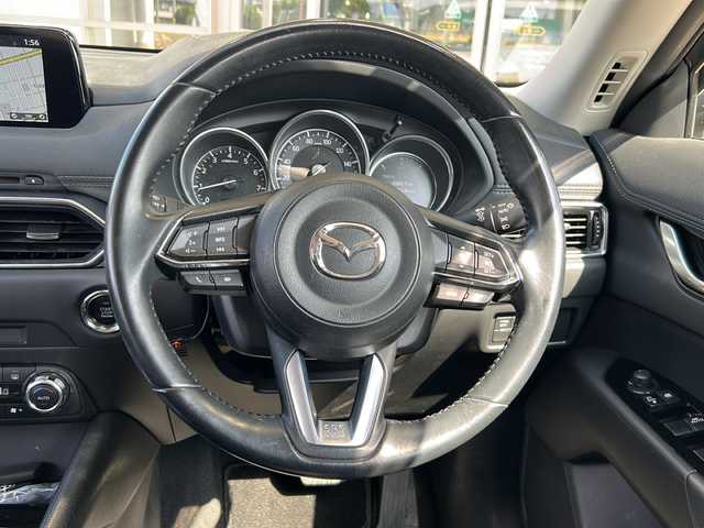 マツダ ＣＸ－５ 20S プロアクティブ 静岡県 2017(平29)年 6.7万km ジェットブラックマイカ 純正ナビ/・FM/・AM/・aha/・Stitcher/・Bluetooth/・USB/・CD/・AUX/・DVD/・フルセグTV/主要装備/・バックカメラ/・ミラー一体型レーダー探知機/・ヘッドアップディスプレイ/・アルパインフリップダウン/・ＥＴＣ/・ＭＴモード付ＡＴ/・ｉ－ｓｔｏｐ/・追従クルコン/・ブラインドスポットモニター/・レーンキープアシスト/・スマートブレーキサポート/・クリアランスソナー/・サイドカーテンエアバッグ/・電動パーキング