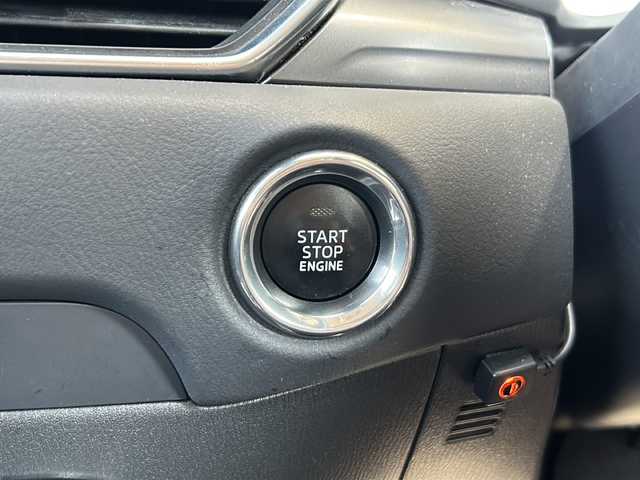 マツダ ＣＸ－５ 20S プロアクティブ 静岡県 2017(平29)年 6.7万km ジェットブラックマイカ 純正ナビ/・FM/・AM/・aha/・Stitcher/・Bluetooth/・USB/・CD/・AUX/・DVD/・フルセグTV/主要装備/・バックカメラ/・ミラー一体型レーダー探知機/・ヘッドアップディスプレイ/・アルパインフリップダウン/・ＥＴＣ/・ＭＴモード付ＡＴ/・ｉ－ｓｔｏｐ/・追従クルコン/・ブラインドスポットモニター/・レーンキープアシスト/・スマートブレーキサポート/・クリアランスソナー/・サイドカーテンエアバッグ/・電動パーキング
