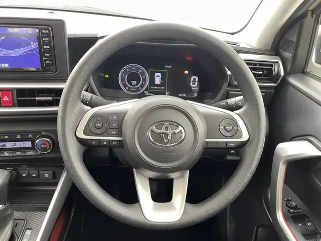 トヨタ ライズ G 熊本県 2020(令2)年 3万km ナチュラルベージュマイカM 4WD/ワンオーナー/スマートアシスト/・衝突回避支援ブレーキ/・車線逸脱抑制制御機能/・先行車発進お知らせ機能/・標識認識機能/・コーナーセンサー/・パノラミックビューモニター/純正7インチナビ【NSCN-W68】/（CD/ワンセグTV/BT）/シートヒーター（D・N席）/ビルトインETC/アイドリングストップ/ドライブレコーダー（F・R）/横滑り防止/ステアリングスイッチ/オートライト/スマートキー/プッシュスタート/純正フロアマット/純正16インチAW/電動格納ミラー/ドアバイザー